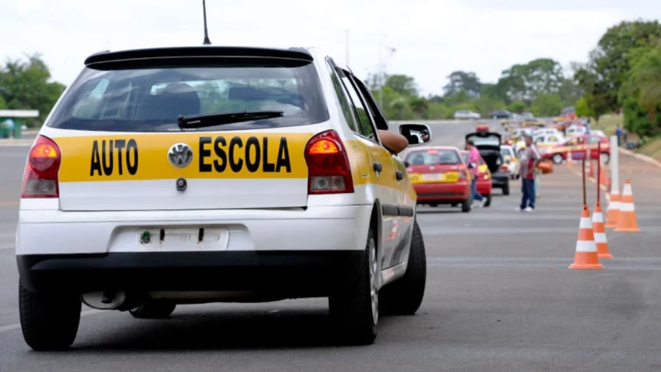 Nova portaria do Detran redefine credenciamento e fiscalização de autoescolas no Acre