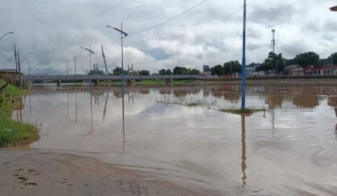 Rio Acre inicia segunda-feira com 12,84 metros e segue abaixo da cota de alerta na capital