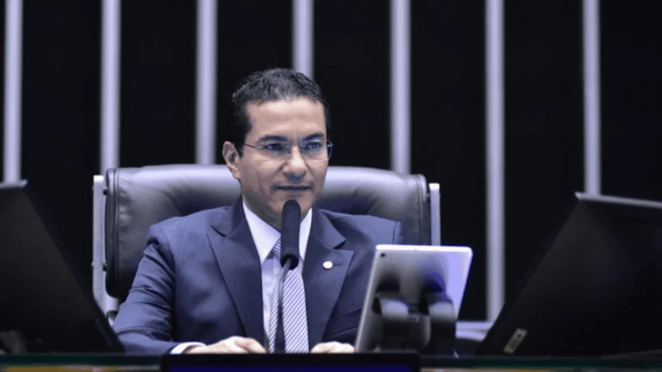 Republicanos vê direita fragmentada e não garante apoio a Flávio Bolsonaro em 2026