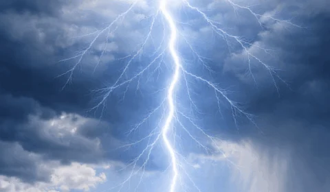 Últimos atingidos por raio em ato político recebem alta em Brasília