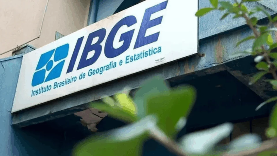 Saídas no IBGE e mudanças no cálculo do PIB aumentam tensão na atual gestão