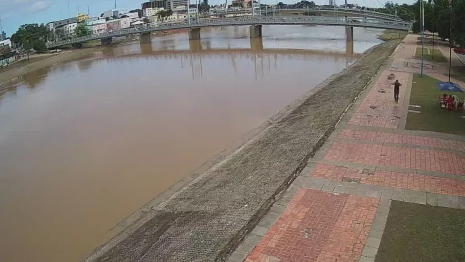 Rio Acre apresenta vazante e registra 12,91 metros em Rio Branco nesta sexta-feira