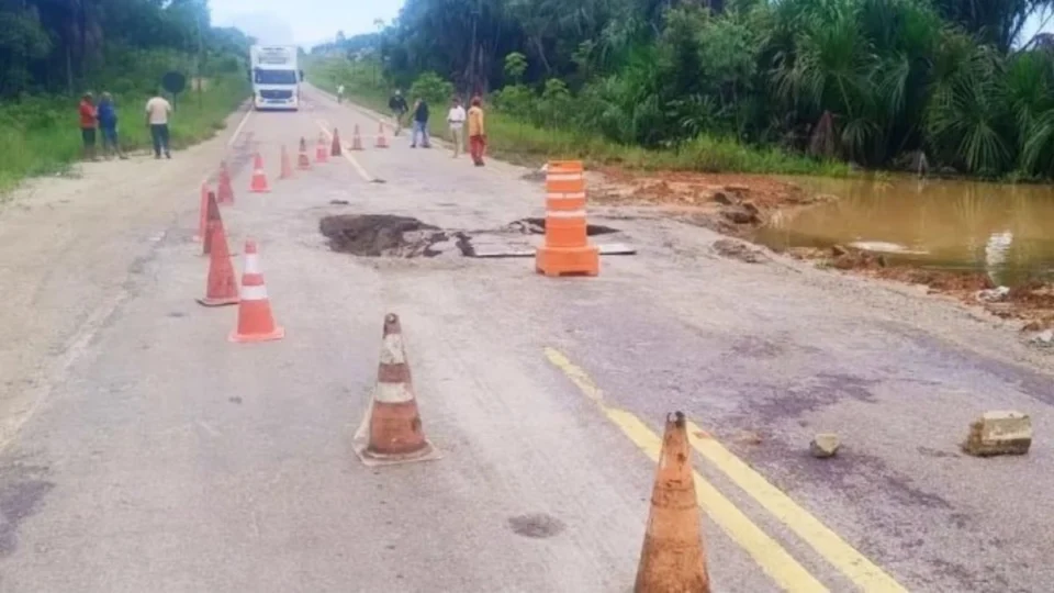 DNIT alerta para interdições em trecho da BR-364 de Cruzeiro do Sul para obras emergenciais