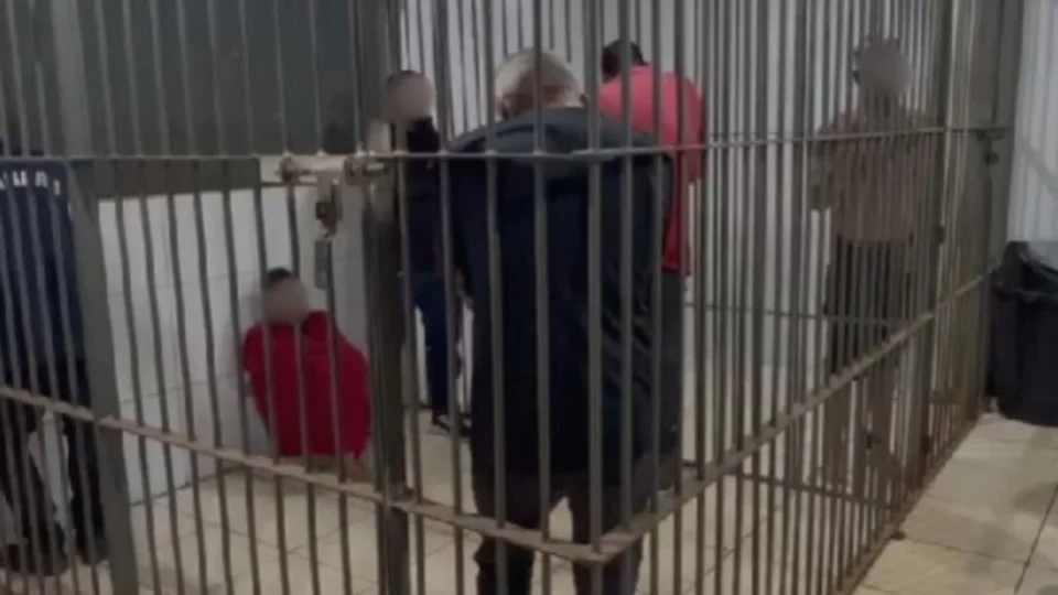 VÍDEO: Polícia Militar prende seis homens por tráfico de drogas no bairro Mariana em Porto Velho