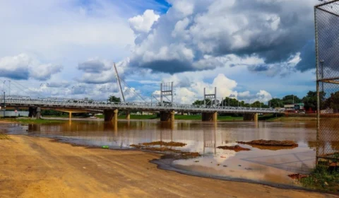 Rio Acre ultrapassa cota de transbordo e Defesa Civil mantém alerta em Rio Branco