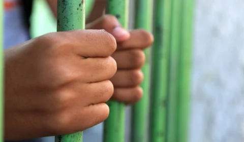 Adolescente confessa ter matado namorado a facada em Manaus