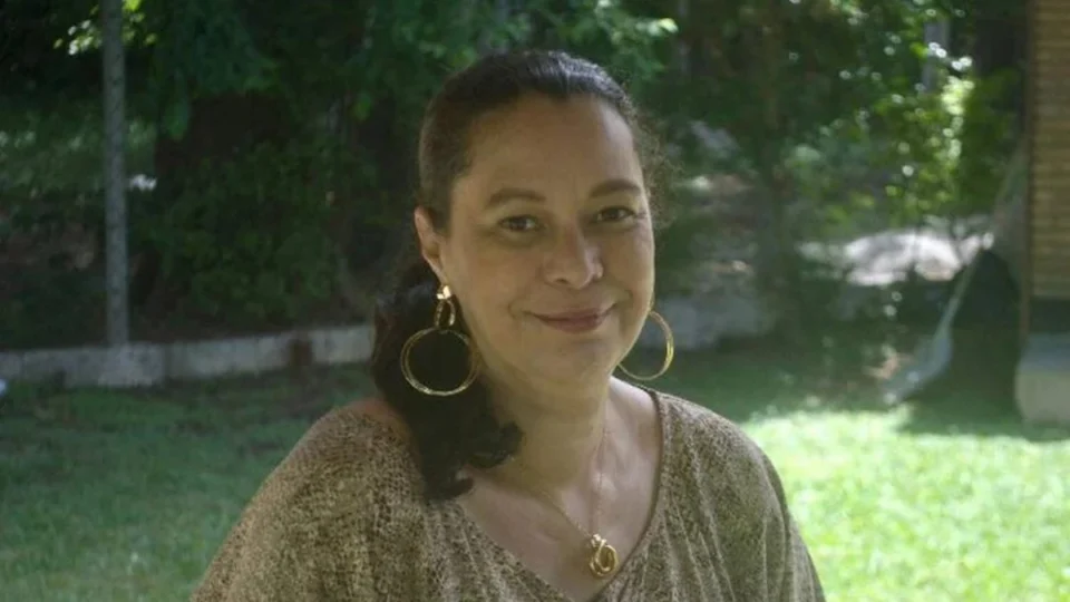 Filha de Olavo de Carvalho é encontrada morta em casa no interior de São Paulo