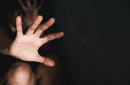 Mulher é presa no Pará suspeita de agredir três filhos com fio elétrico