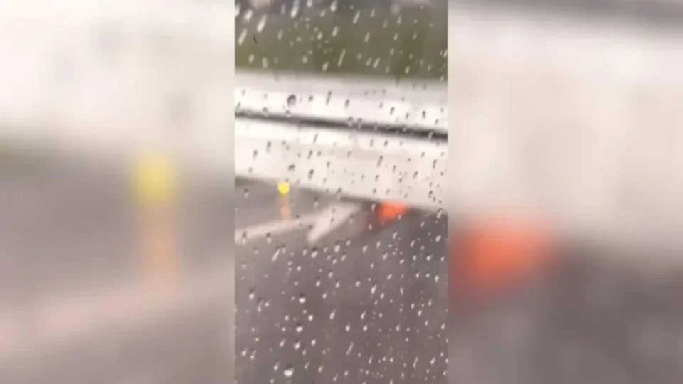 Princípio de incêndio em avião provoca evacuação de passageiros