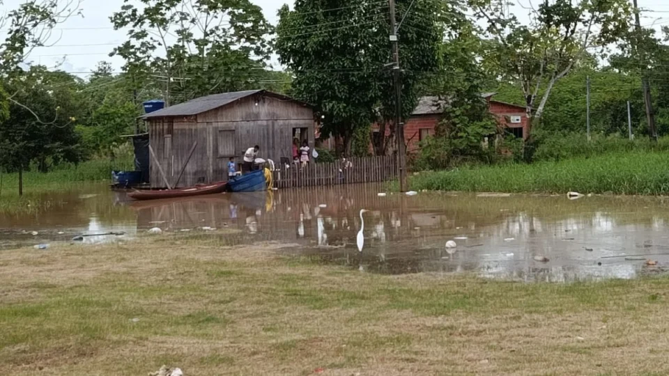 Rio Acre apresenta leve tendência de vazante e marca 15,31 metros nesta terça-feira na capital