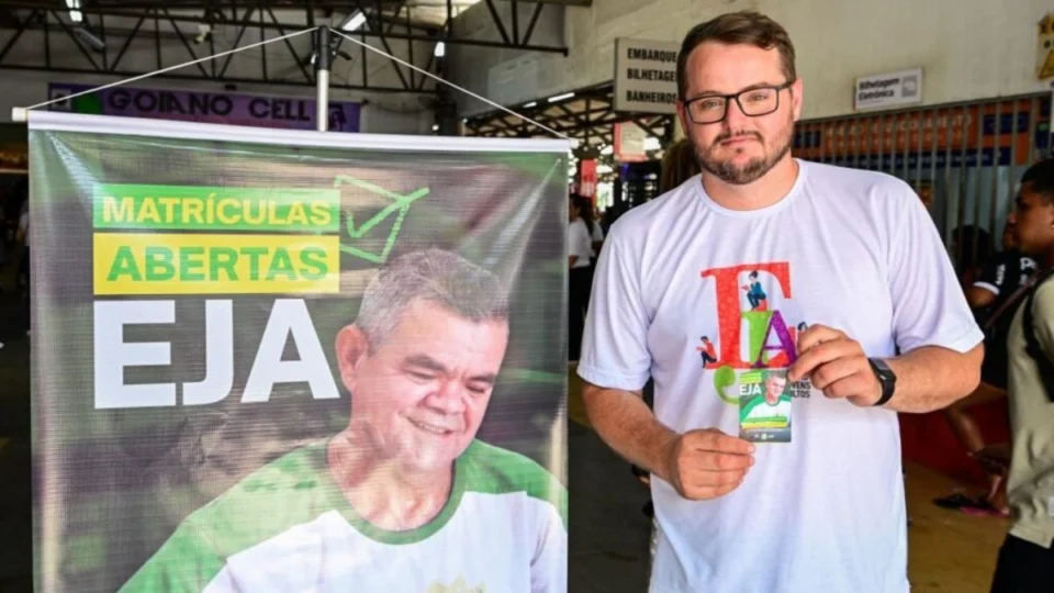 Chamadão da EJA: governo do Acre faz ação para incentivar retorno de jovens e adultos à escola